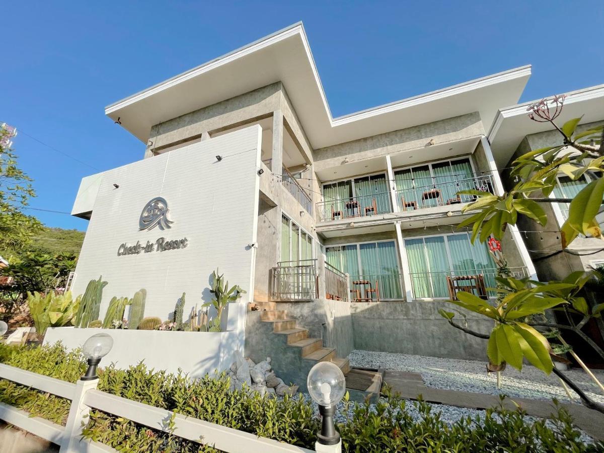 Check-In Resort Koh Larn Exterior photo