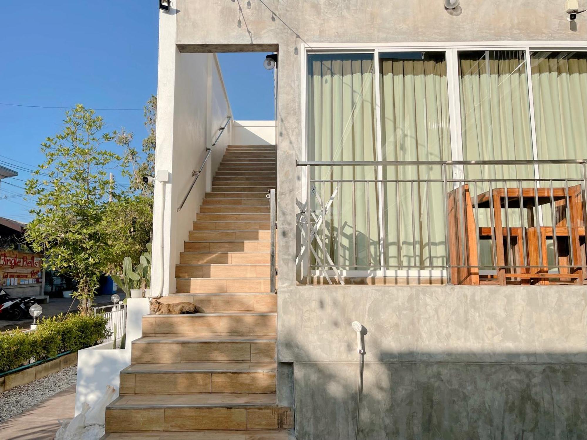 Check-In Resort Koh Larn Exterior photo