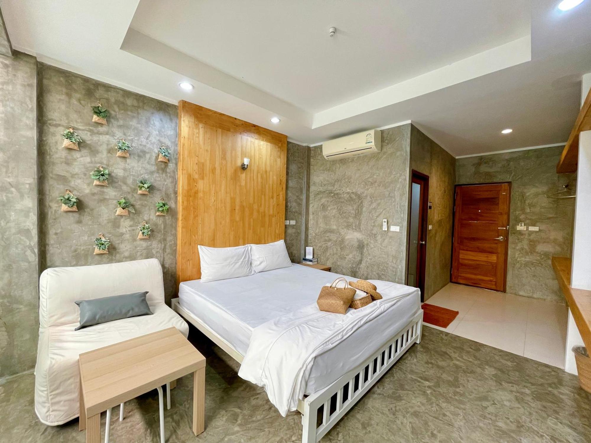 Check-In Resort Koh Larn Exterior photo