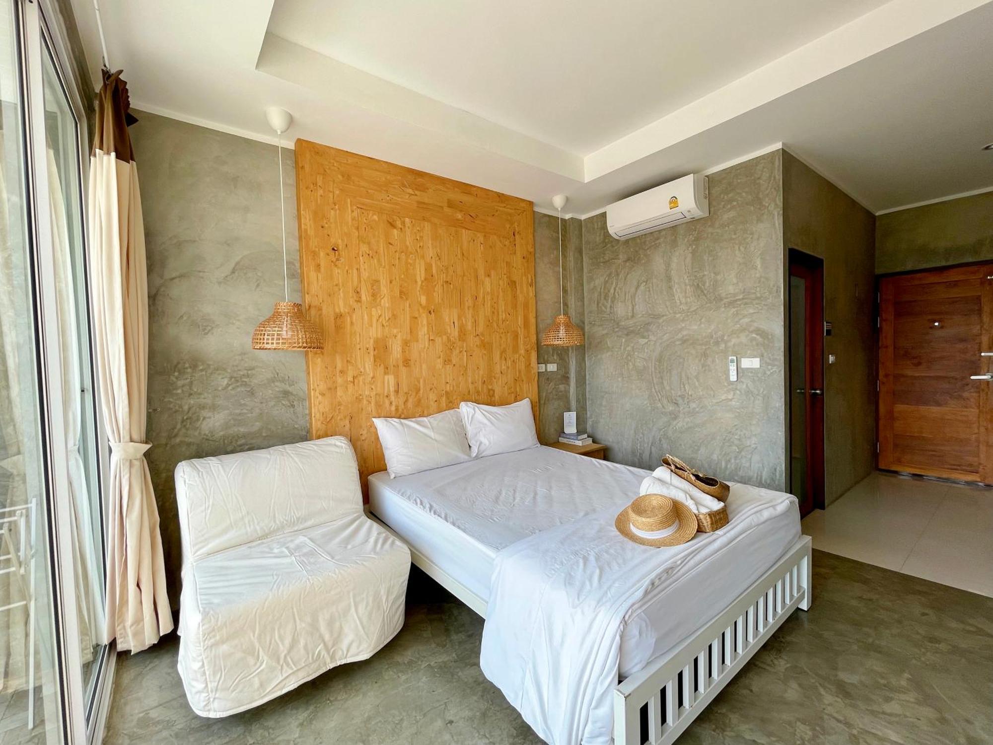 Check-In Resort Koh Larn Exterior photo