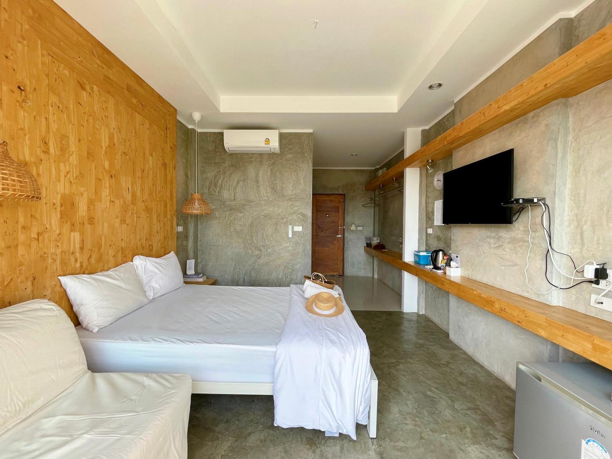 Check-In Resort Koh Larn Exterior photo
