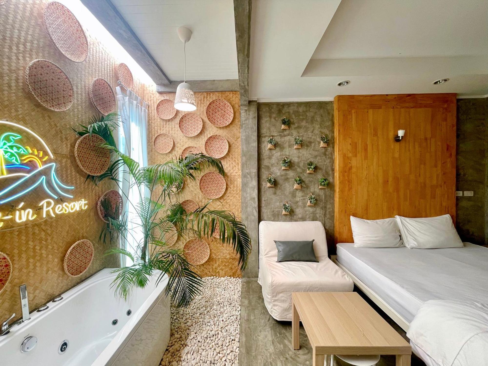 Check-In Resort Koh Larn Exterior photo
