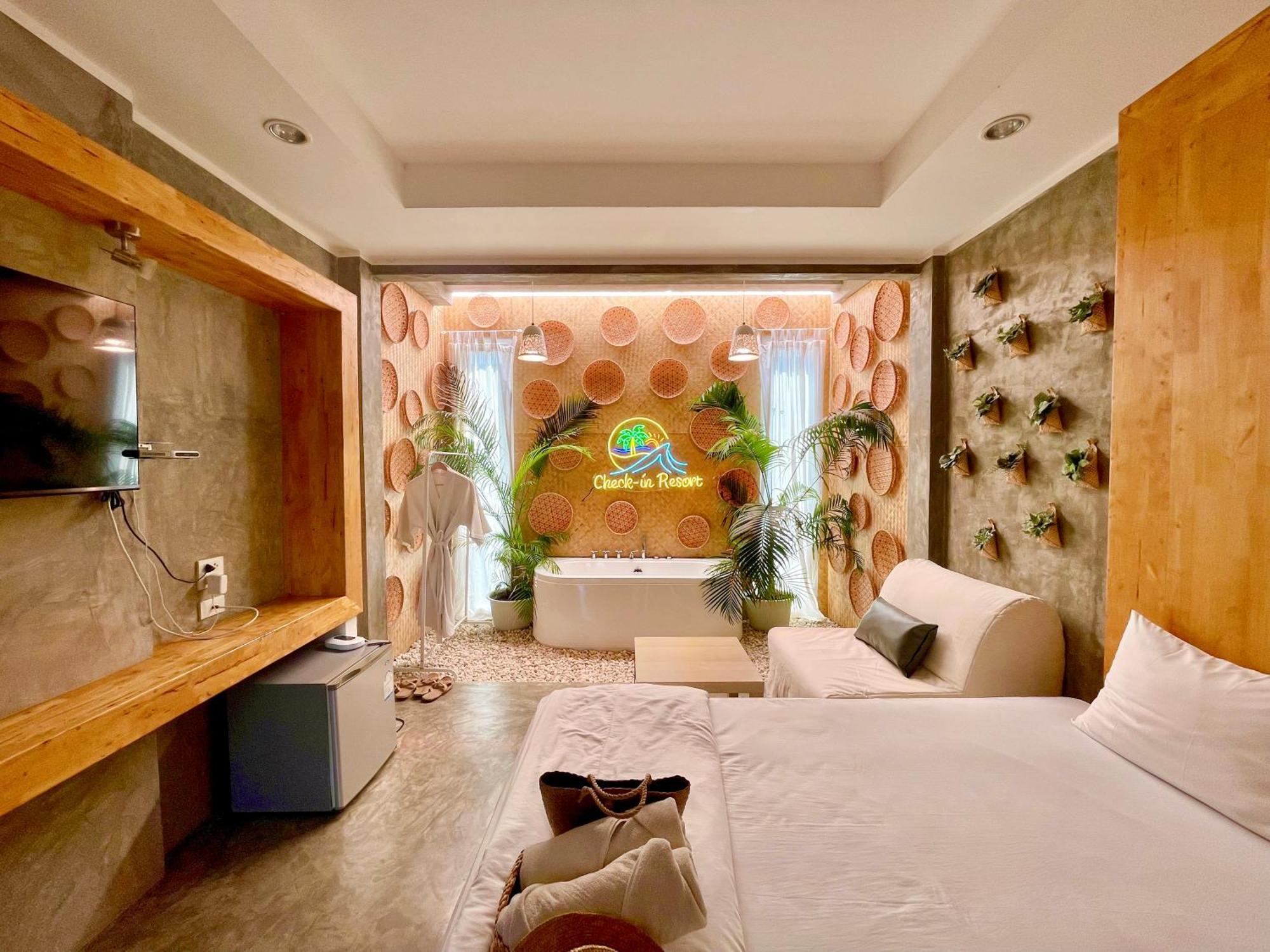 Check-In Resort Koh Larn Exterior photo