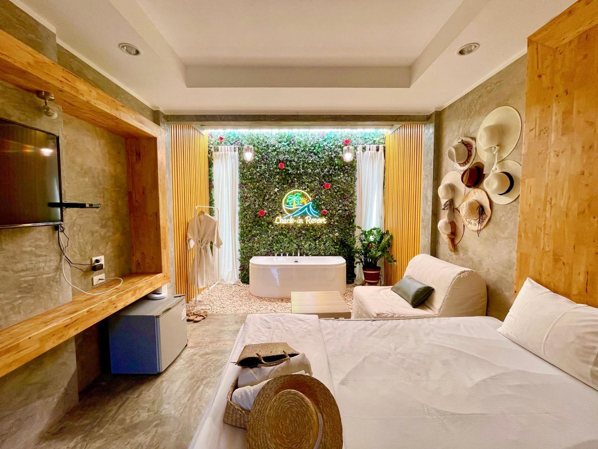 Check-In Resort Koh Larn Exterior photo