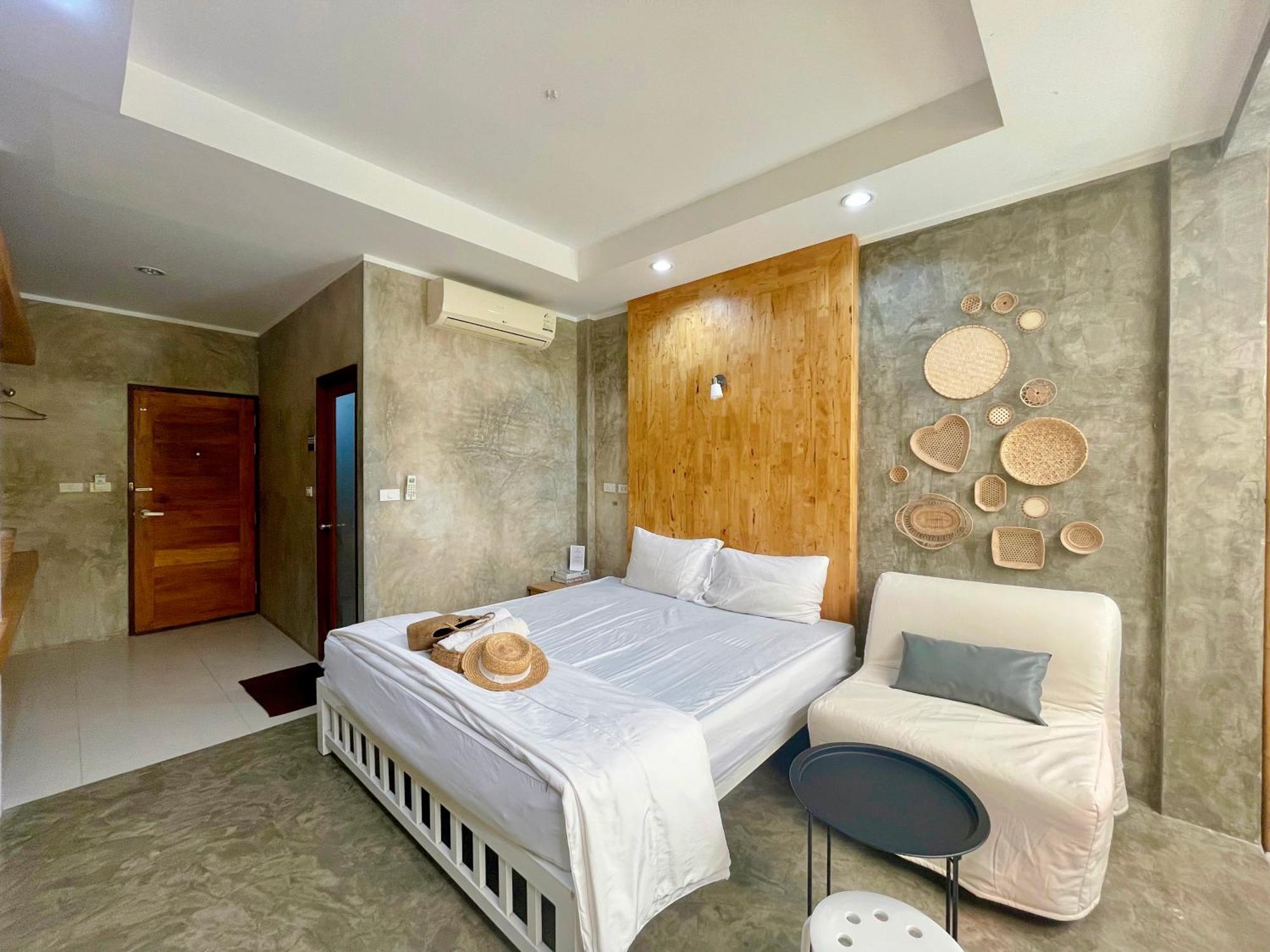 Check-In Resort Koh Larn Exterior photo