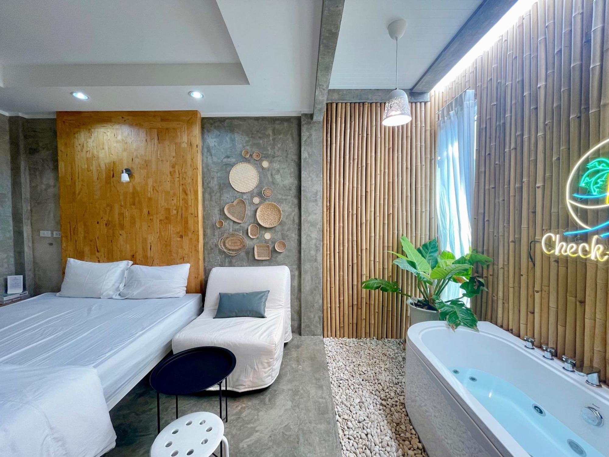 Check-In Resort Koh Larn Exterior photo