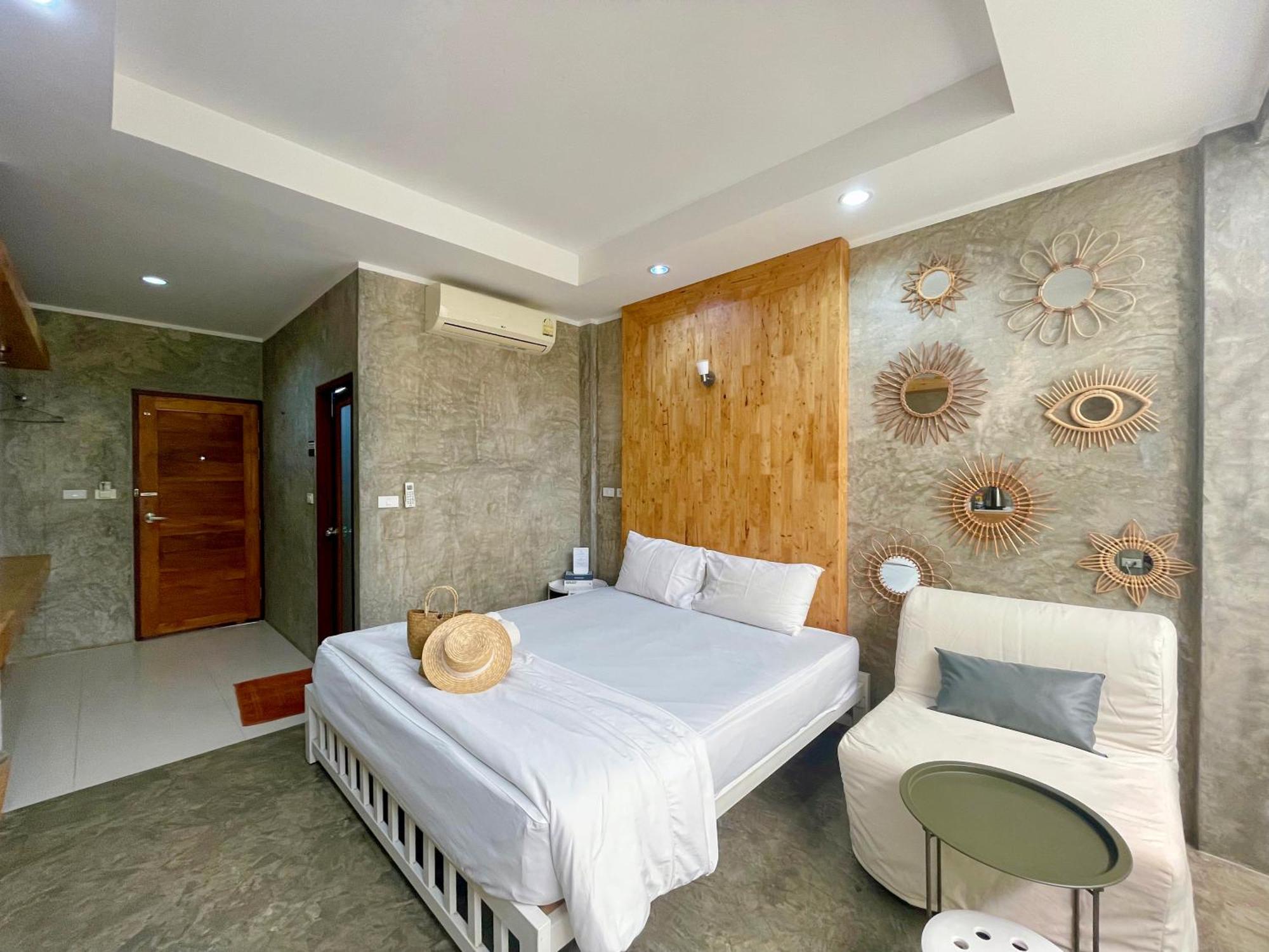 Check-In Resort Koh Larn Exterior photo