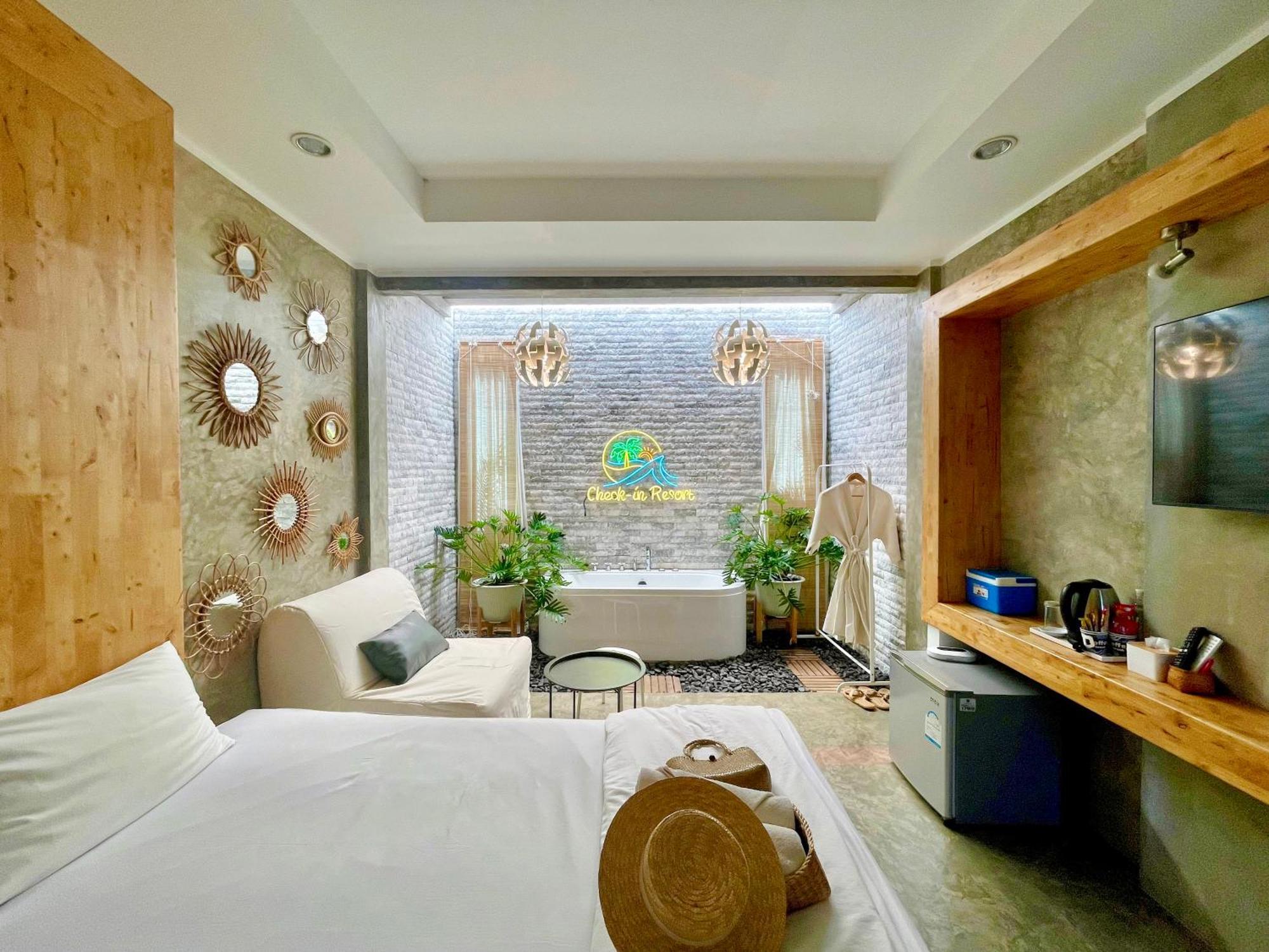 Check-In Resort Koh Larn Exterior photo