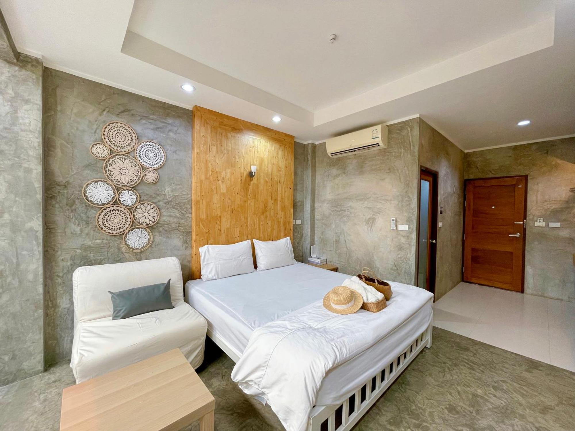 Check-In Resort Koh Larn Exterior photo
